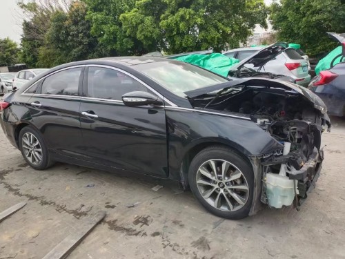 事故车广州市13年现代索纳塔小型车 索纳塔 现代 事故车 自杰事故车