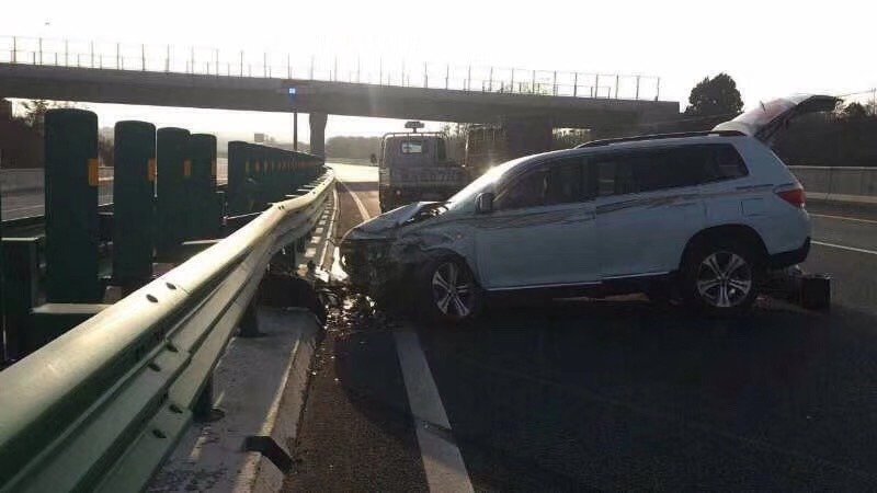 青岛市70年丰田汉兰达1