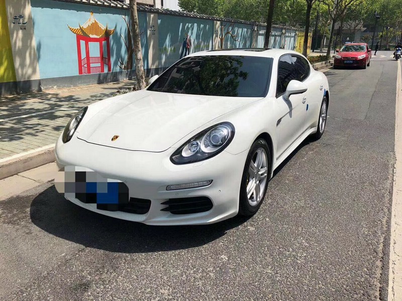 青岛市70年保时捷保时捷Panamera8