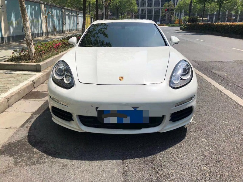 青岛市70年保时捷保时捷Panamera9